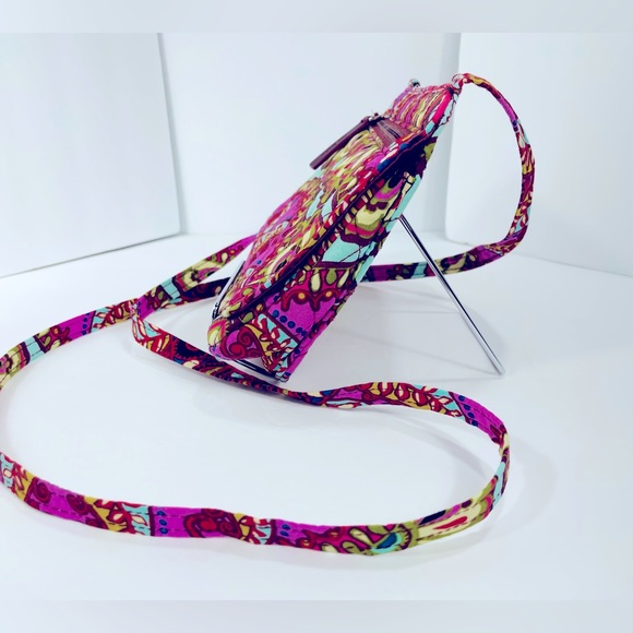 Vera Bradley Resort Medallion Retired Crossbody Purse - Picture 3 of 8